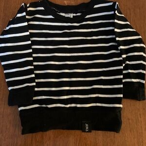 🍓3/$10 TMB Black and White Striped Sweatshirt